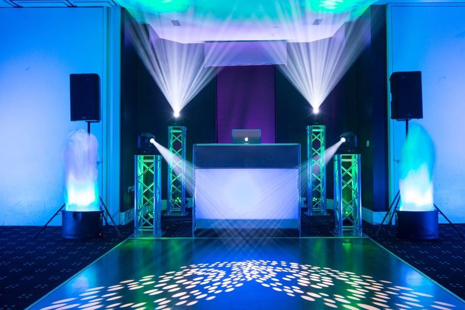 fiesta-de-boda-inolvidable-con-dj-y-luces-led